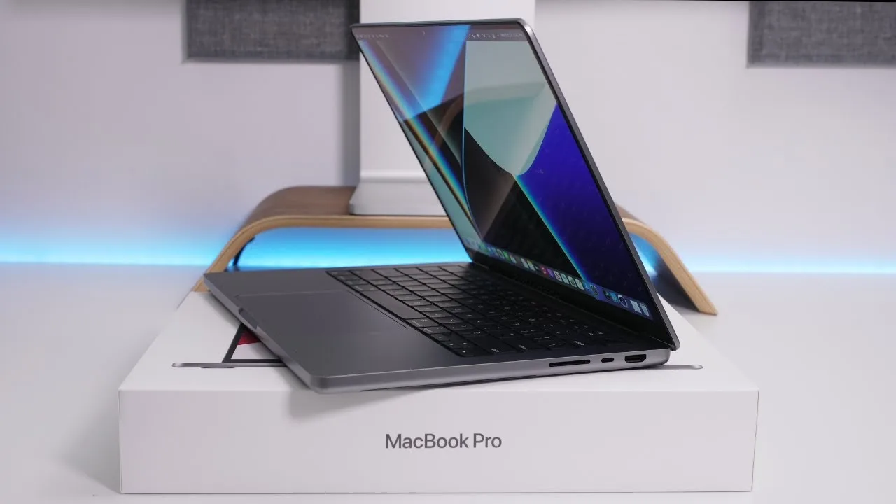 Apple MacBook Pro 14-inch (2021) – M1 Pro Chip 16GB RAM / 512GB SSD
