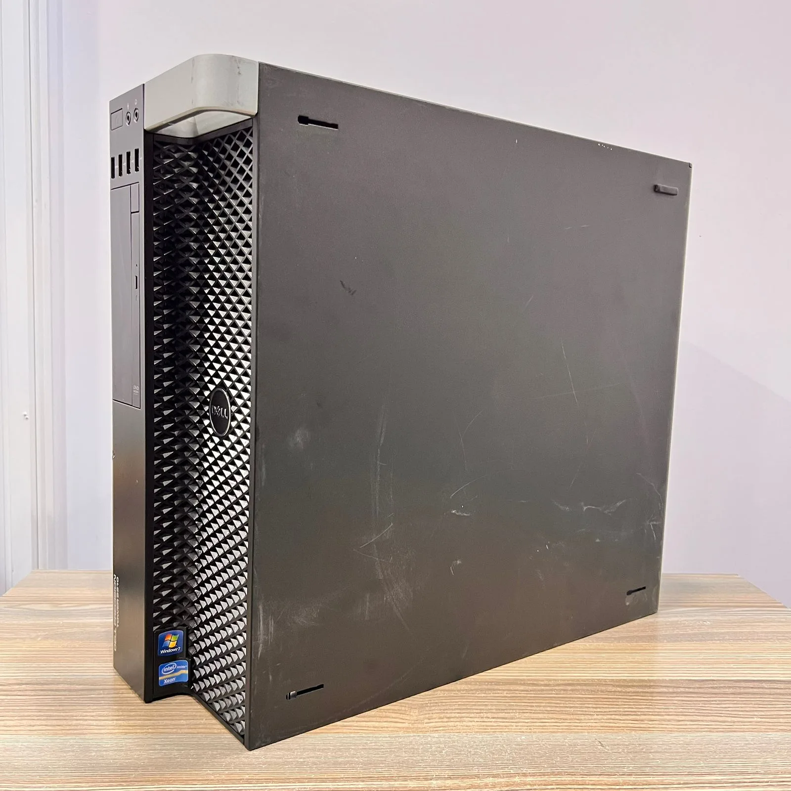 Dell Precision Tower 5810 Workstation Xeon E5-1607 v3 – 16GB RAM, 512GB SSD, 2GB NVIDIA Graphics