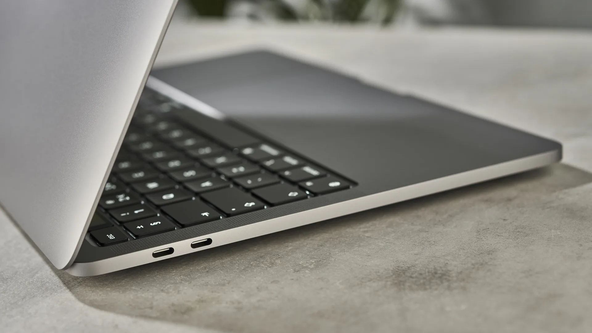 MacBook Pro M1 (2020) – 13” Retina Display | 16GB RAM | 256GB SSD Price: KSh 86,000