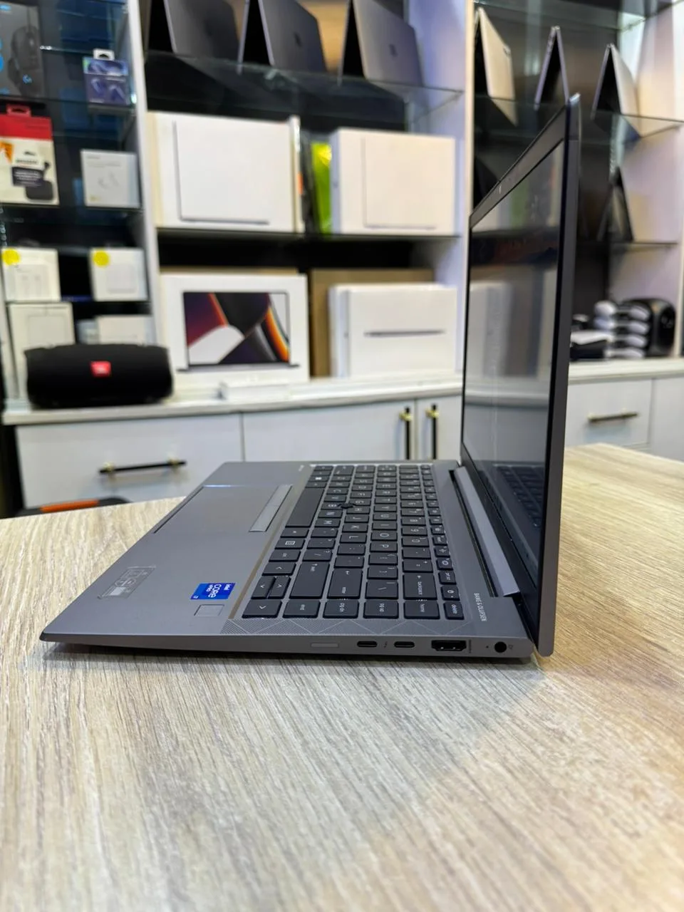 HP ZBook Firefly 14 G8 Core i7 11th Gen Laptop 16GB RAM 256GB SSD – KSh 55,500