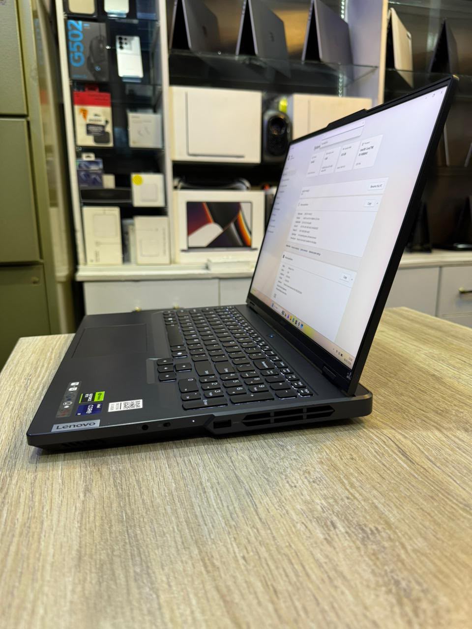 Lenovo Legion Y9000P | i9 14th Gen | 32GB | 1TB SSD | NVIDIA GeForce RTX 4060 8GB | 16-inch 2K 240Hz