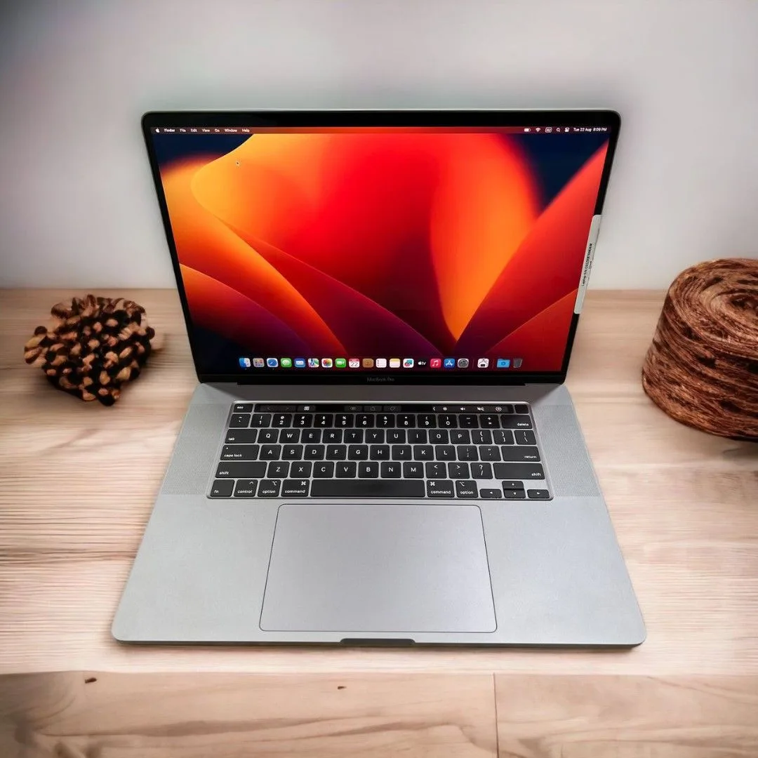 MacBook Pro 15 Inchs (A1990, 2018) i7 | 16GB | 256GB