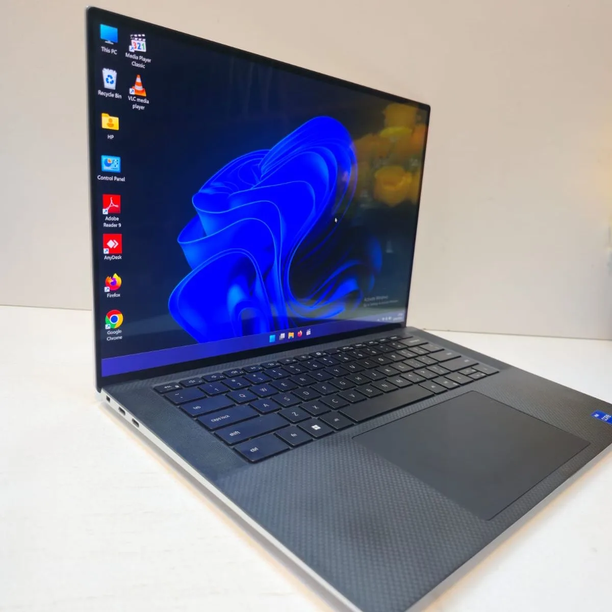 Dell XPS 15 9510 – Intel Core i9-12900H (32GB RAM / 1TB SSD / RTX 3050 / 4K Touchscreen)