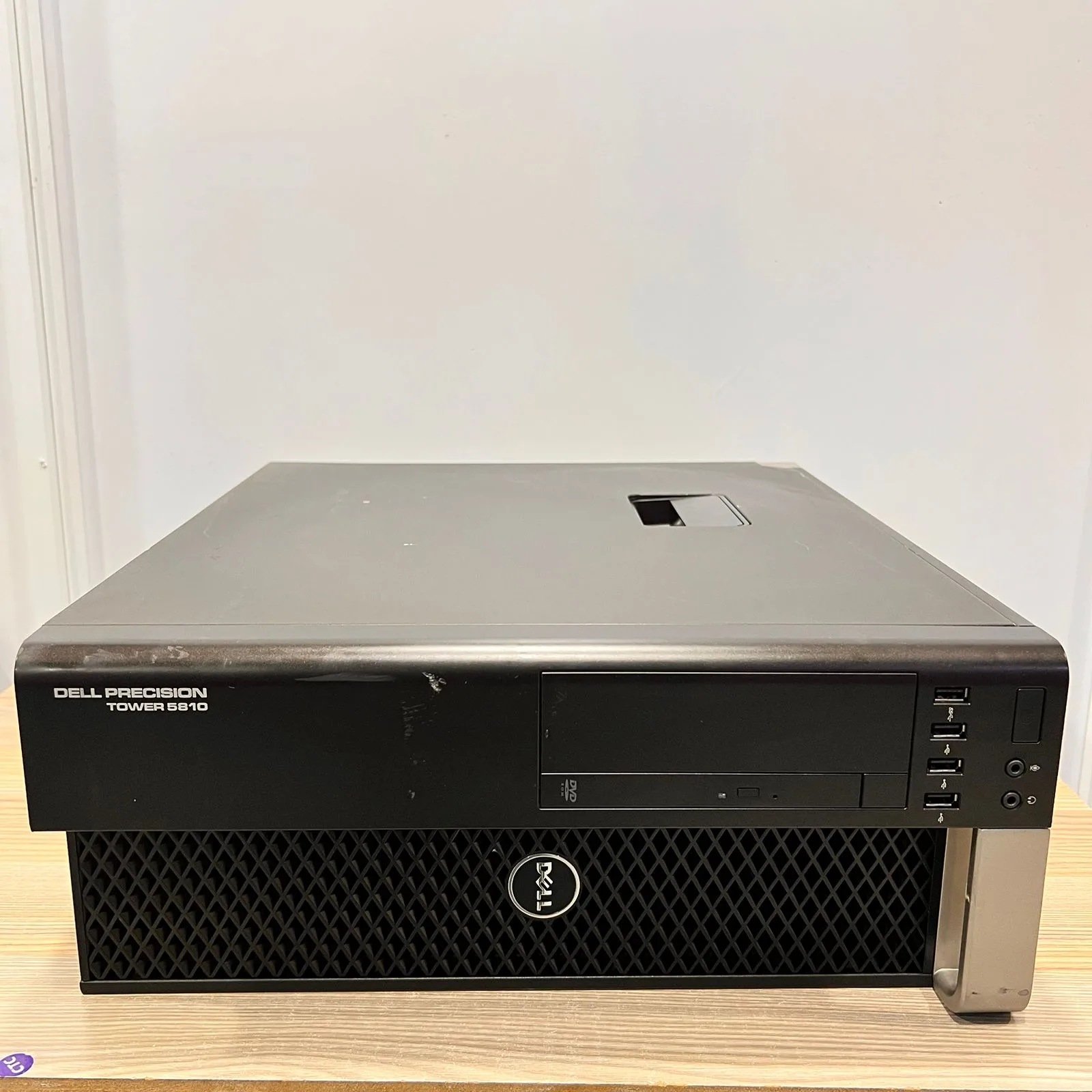 Dell Precision Tower 5810 Workstation Xeon E5-1607 v3 – 16GB RAM, 512GB SSD, 2GB NVIDIA Graphics
