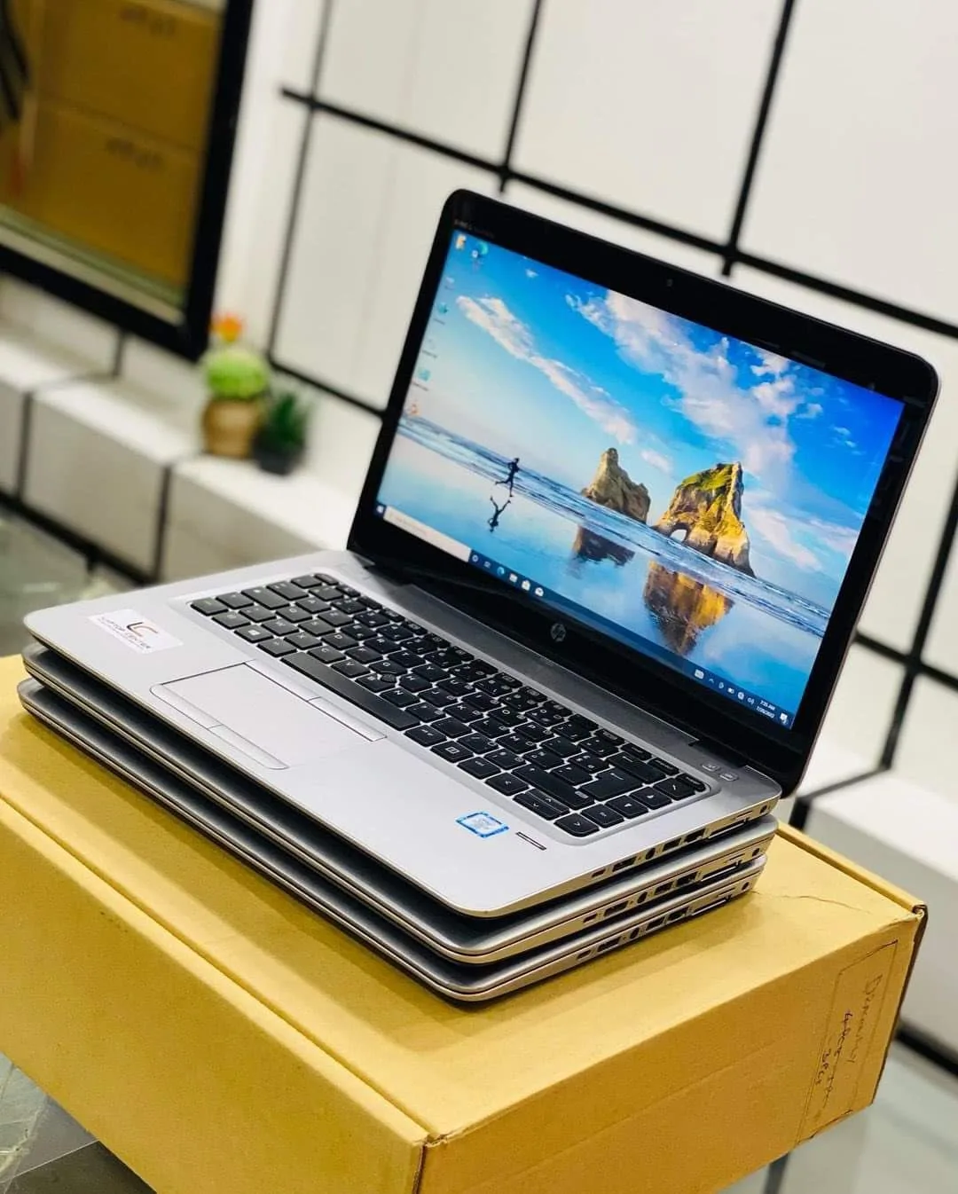 HP EliteBook 840 G3 – Intel Core i5 (8GB RAM / 256GB SSD) Non-Touch