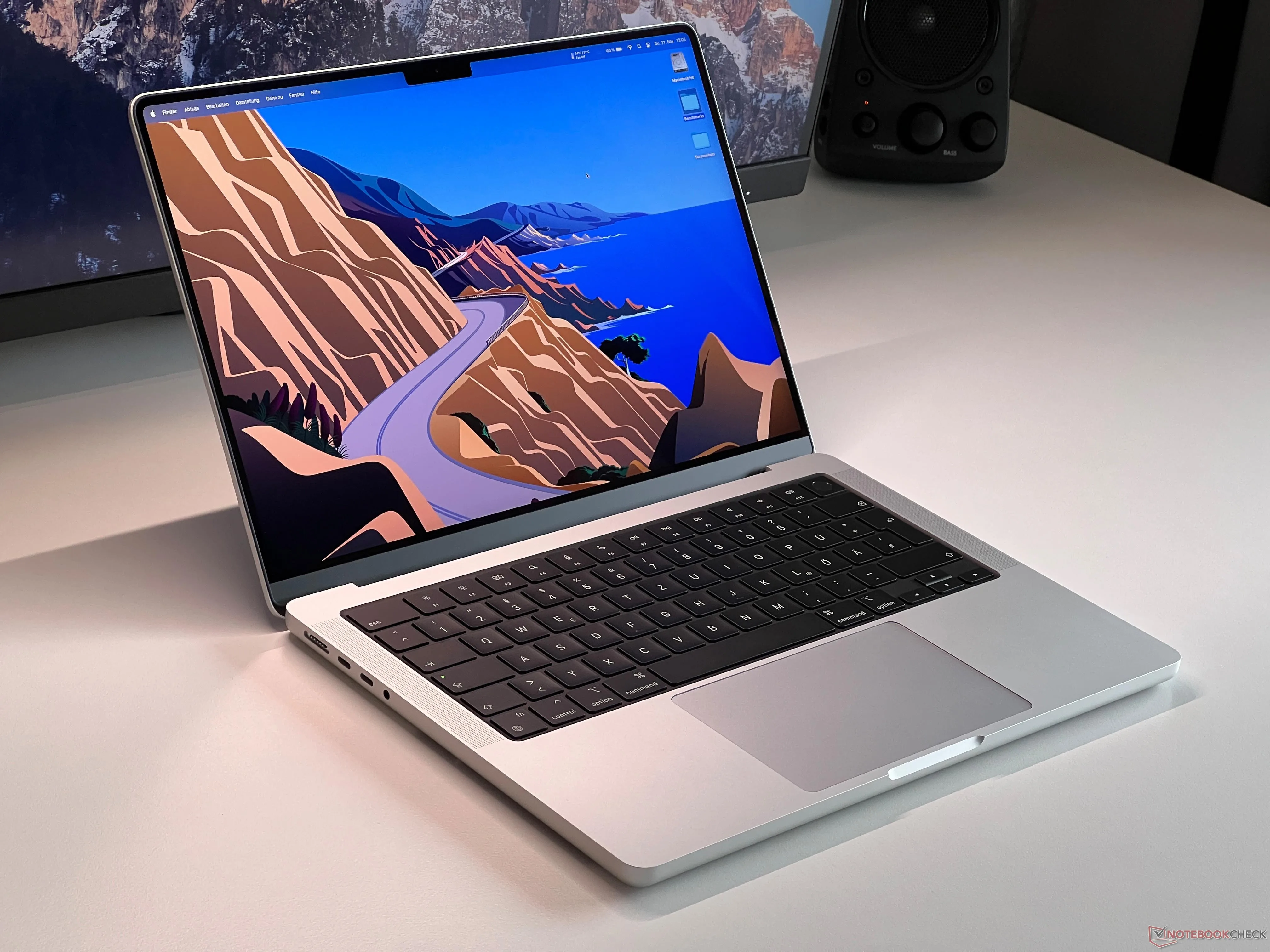 Apple MacBook Pro 14-inch (M4 Max) – 36GB RAM / 1TB SSD (Latest Model)