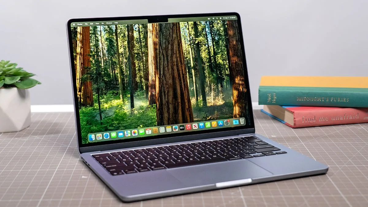 Apple MacBook Pro 13-inch (2020) – Intel Core i5 (16GB RAM / 512GB SSD)