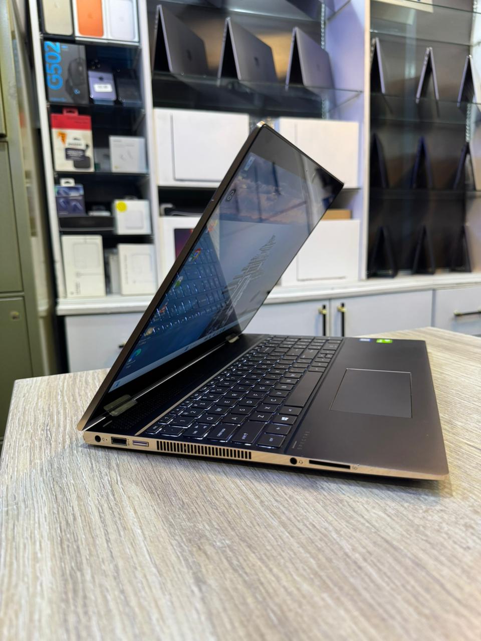 HP Spectre x360 Convertible 15 – Intel Core i7 8th Gen | 16GB RAM | 512GB SSD | 4K Touchscreen