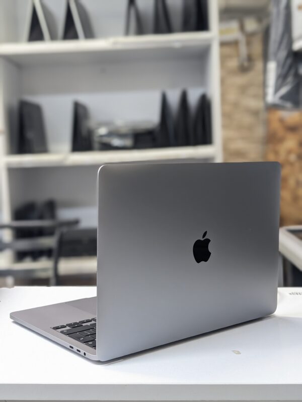 Apple MacBook Pro 13" (2019, A1989) i7 16GB RAM 256GB SSD