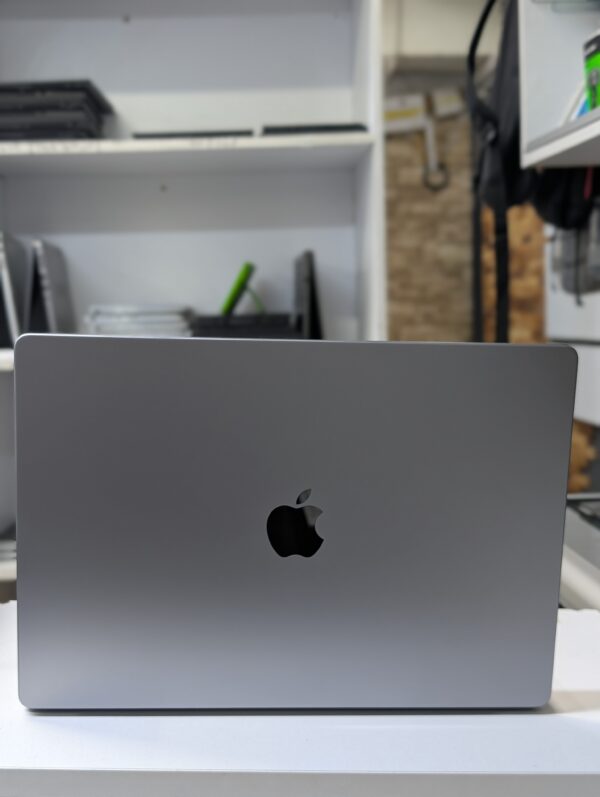 Apple MacBook Pro 16" (2021, A2485) M1 Pro Chip 32GB RAM | 512GB SSD