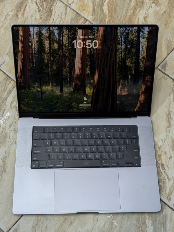 Apple MacBook Pro 16" (2021, A2485) M1 Pro Chip 32GB RAM | 512GB SSD