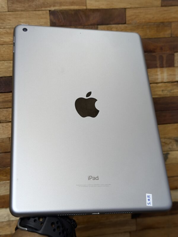 Apple iPad 5th Gen – 128GB Wi-Fi | 9.7" Retina Display | A9 Chip