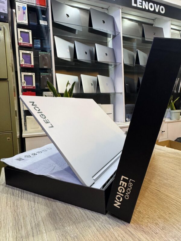 Lenovo Legion Pro 7i 16″ – 14th Gen Intel Core i7-14700HX · 32GB RAM · 1TB SSD · RTX 4070 8GB