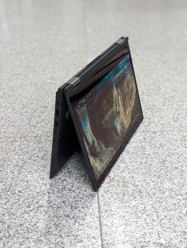 Lenovo Yoga 370 X360 | Core i5 7th Gen | 8GB RAM 256GB SSD | 13.3" Touchscreen EX-UK Laptop