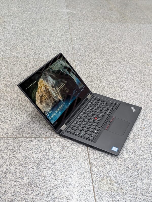 Lenovo Yoga 370 X360 | Core i5 7th Gen | 8GB RAM 256GB SSD | 13.3" Touchscreen EX-UK Laptop