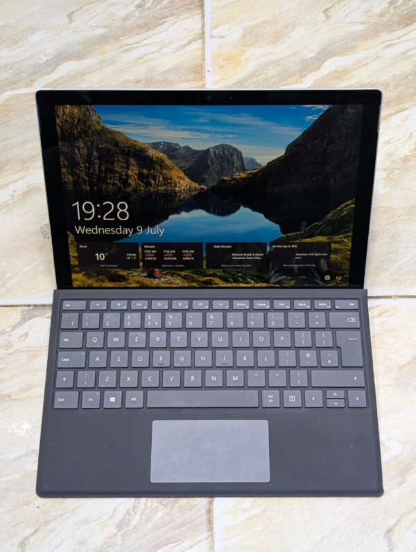 Microsoft Surface Pro 5 | Core i5 7th Gen | 8GB RAM 256GB SSD | 2K Touch Display