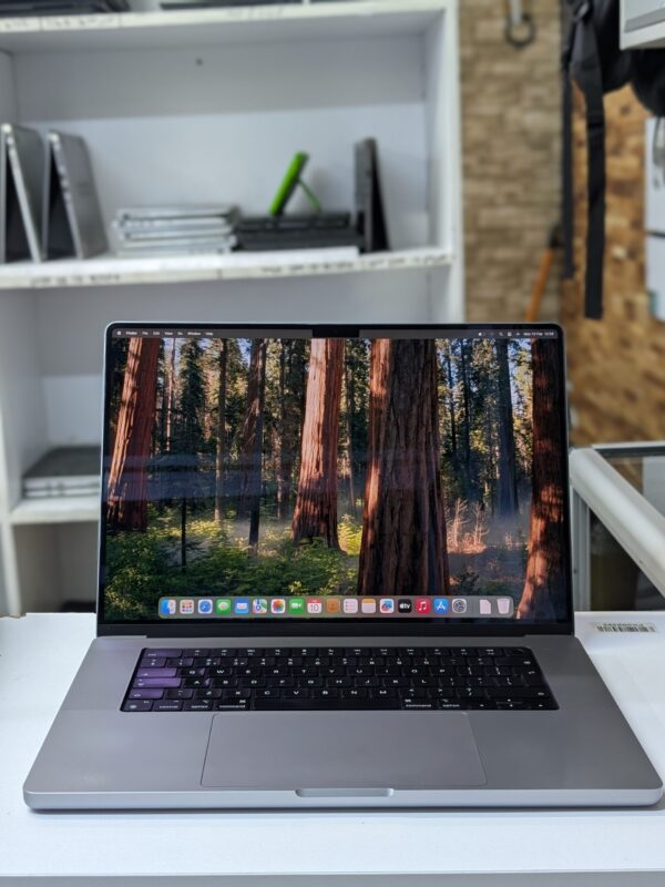 MacBook Pro 16" (A2485, 2021, M1 Pro Chip, 32GB RAM, 512GB SSD) – KSh 155,000