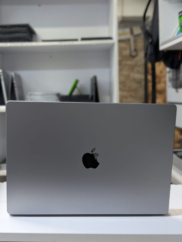 MacBook Pro 16" (A2485, 2021, M1 Pro Chip, 32GB RAM, 512GB SSD) – KSh 155,000