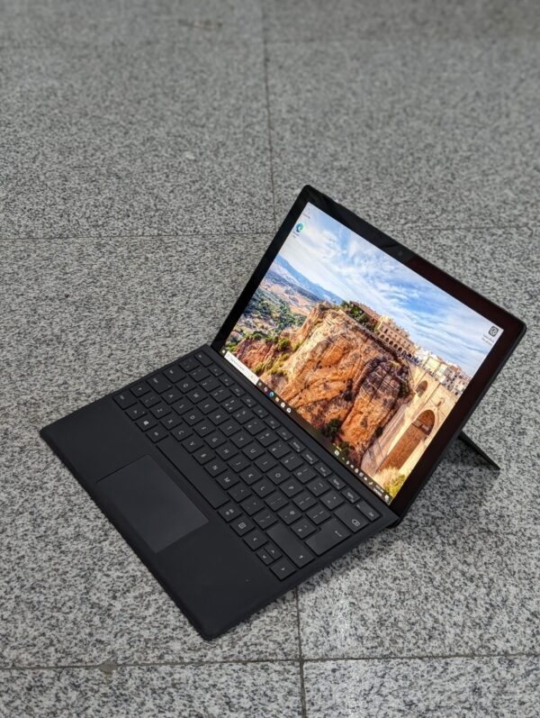 Ex-Uk Microsoft Surface Pro 7 + plus spects, Intel Core i5 11th Gen, 8GB RAM, 256GB 63,000/=