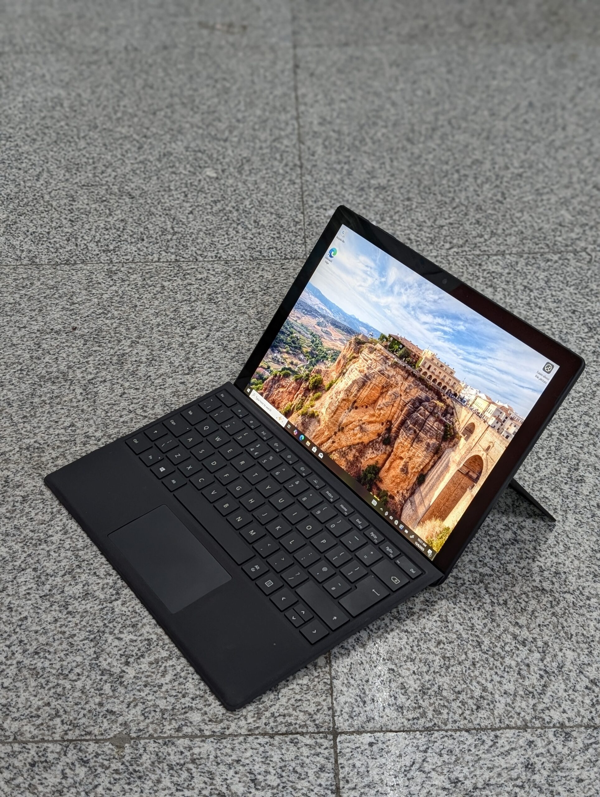 Ex-Uk Microsoft Surface Pro 7 + plus spects, Intel Core i5 11th Gen, 8GB RAM, 256GB 63,000/=