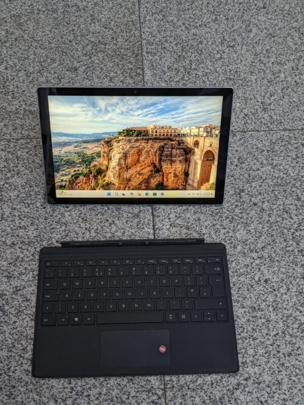 Ex-Uk Microsoft Surface Pro 7 + plus spects, Intel Core i5 11th Gen, 8GB RAM, 256GB 63,000/=